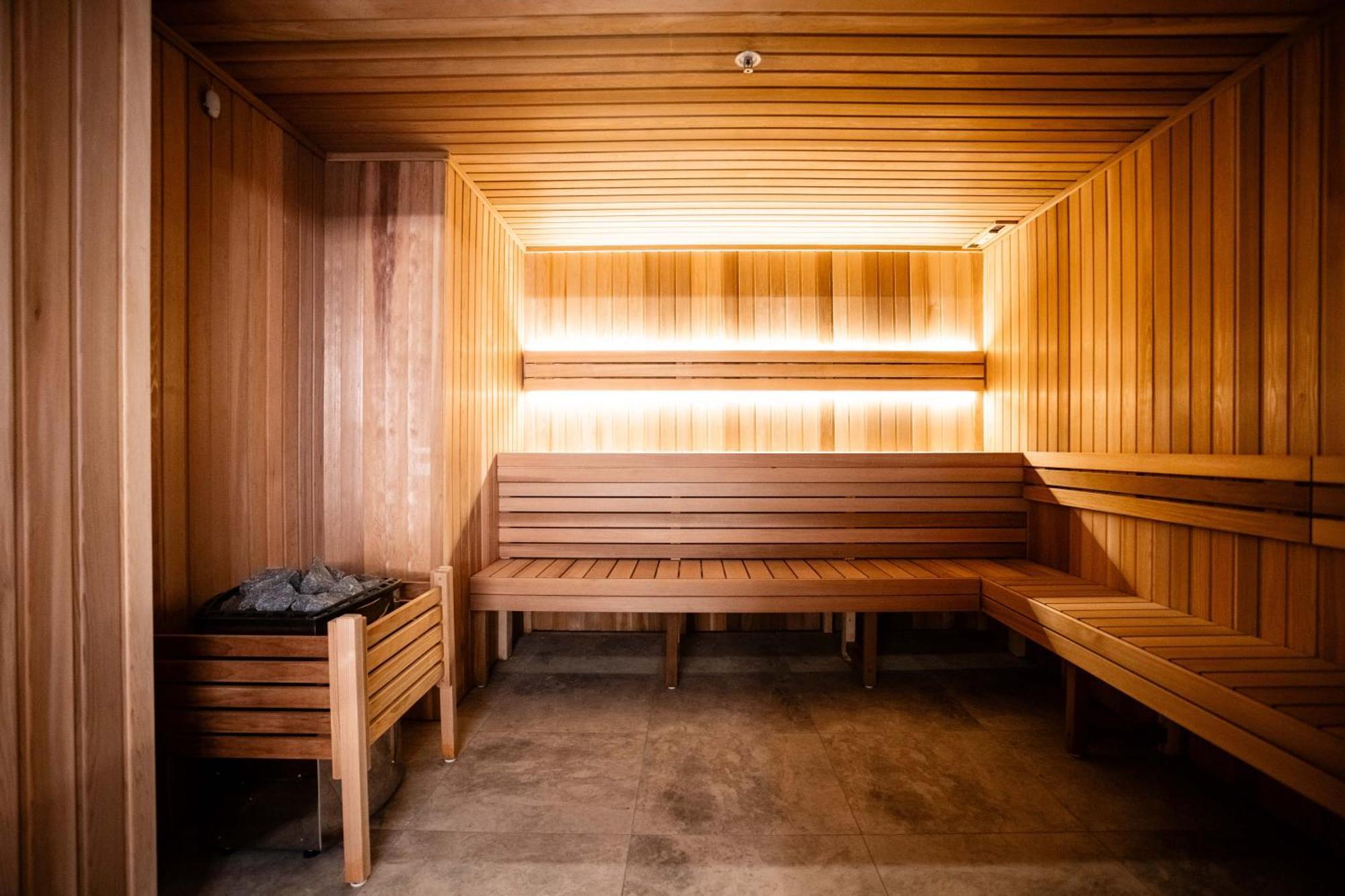 Meriton Suites 堪培拉 外观 照片 A sauna