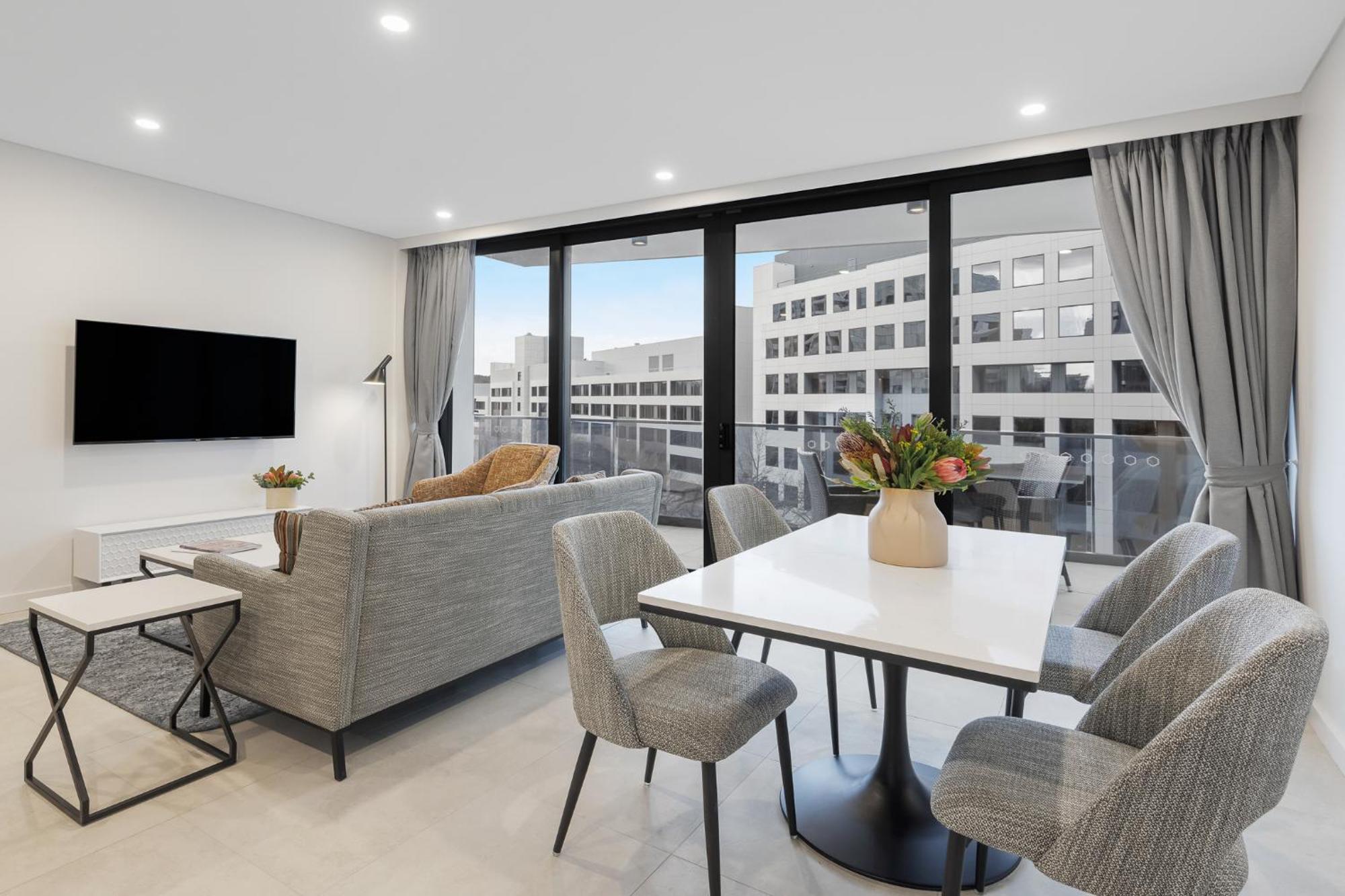 Meriton Suites 堪培拉 外观 照片 The interior of a typical apartment