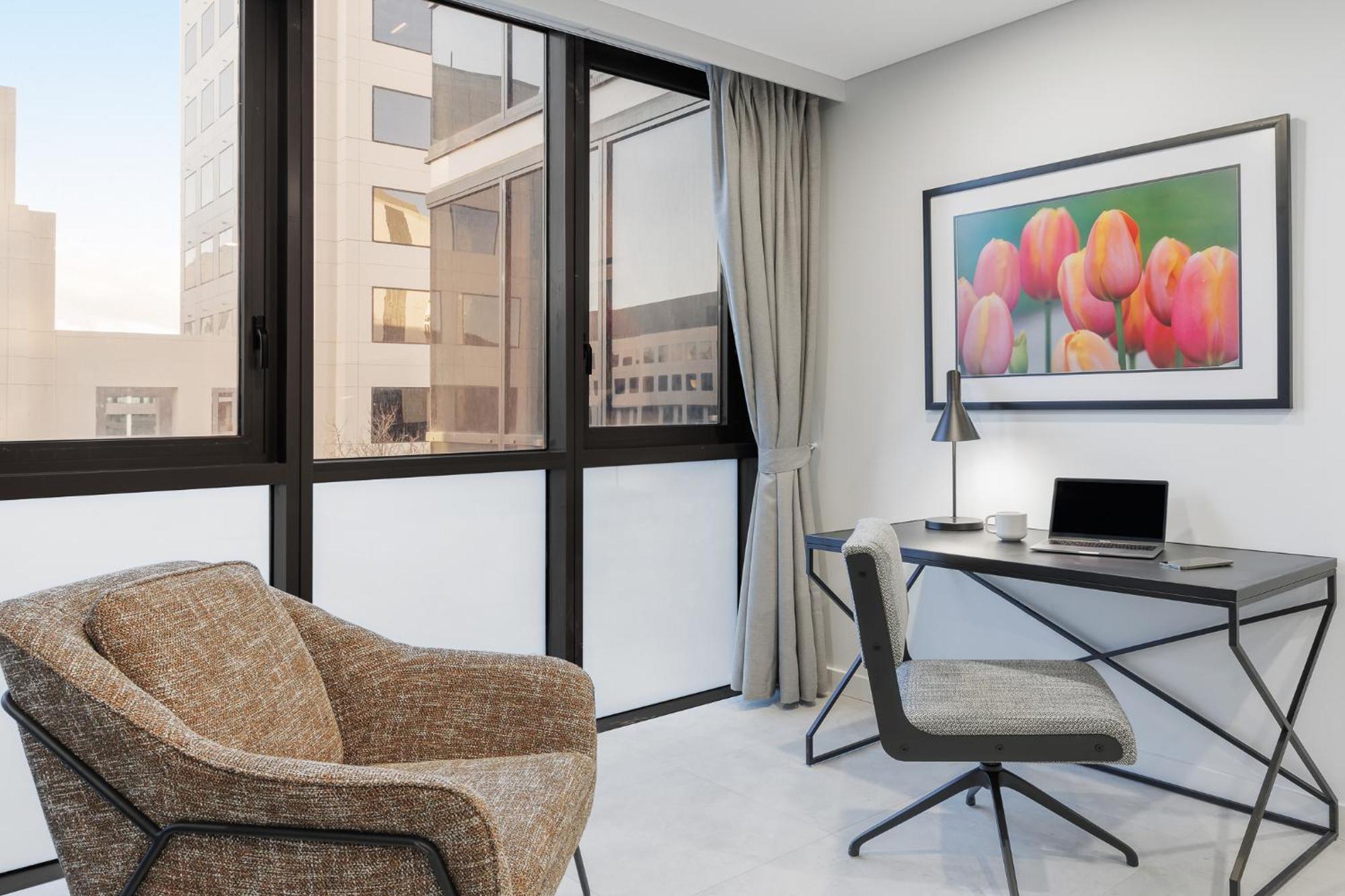 Meriton Suites 堪培拉 外观 照片 A typical apartment at The Met